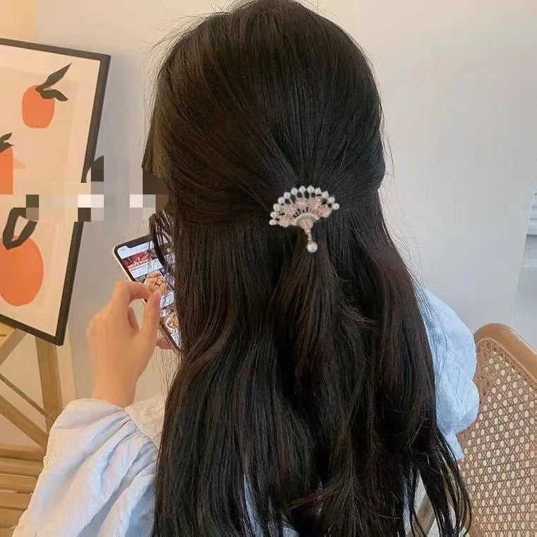 Vintage Pearl Hair Clip Elegant Fan Design