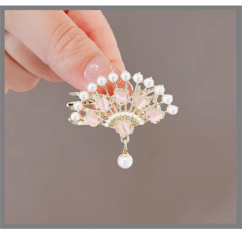 Vintage Pearl Hair Clip Elegant Fan Design